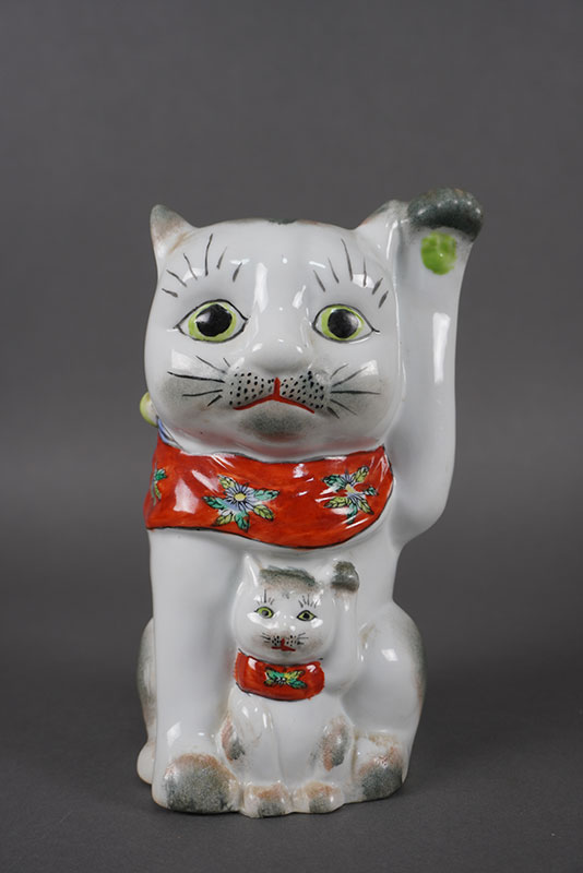 Vintage Ceramic Showa Decorative Maneki Neko Japanese Antique